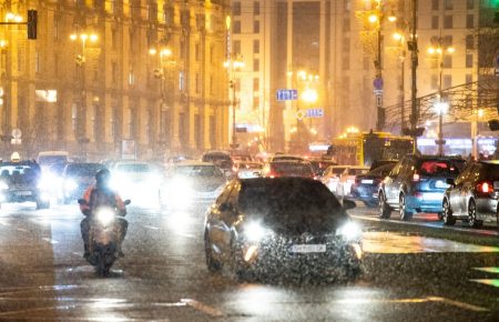 У Києві через ожеледь стався збій у роботі громадського транспорту — Грищак