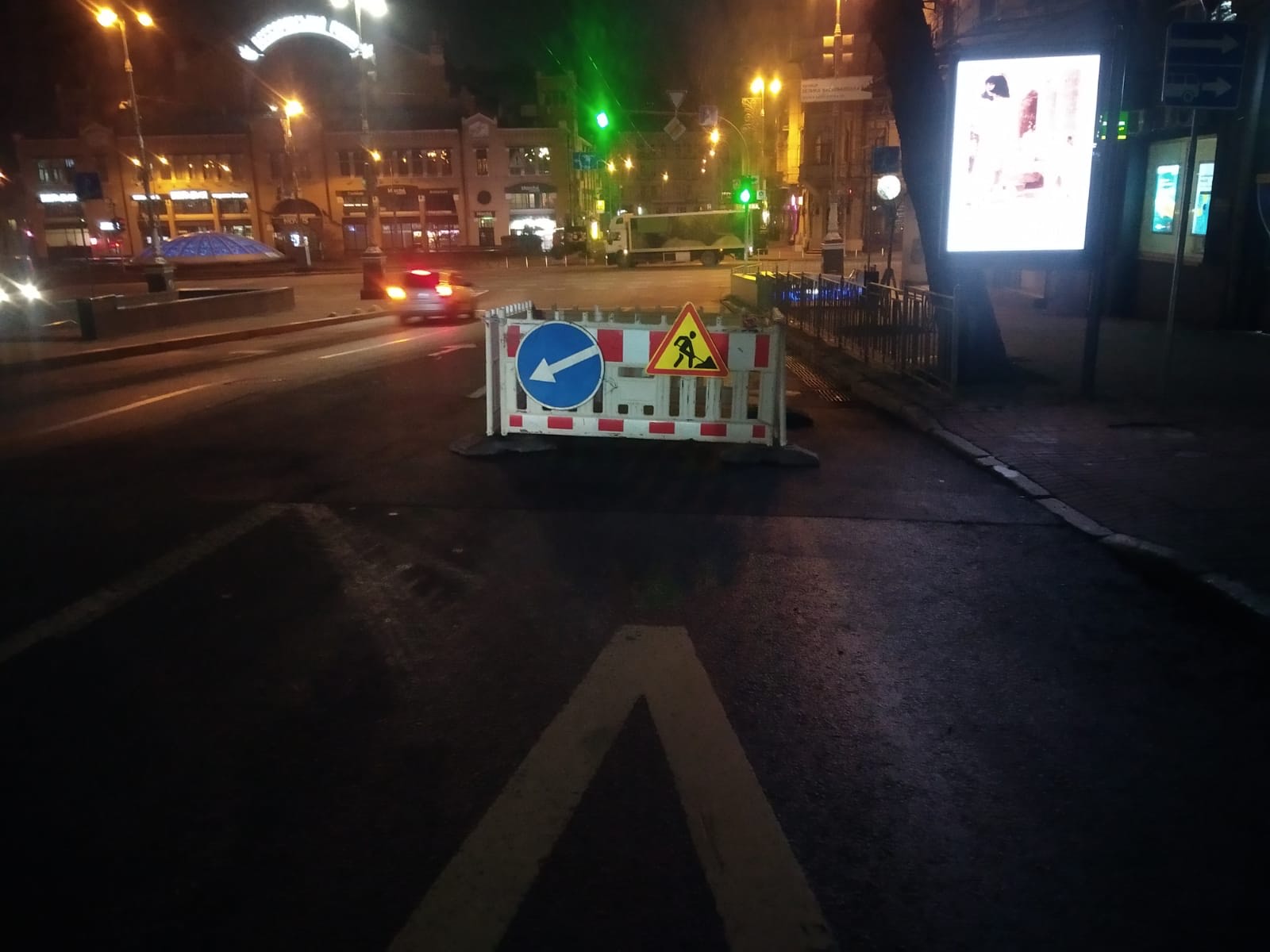 В Киеве на бульваре Шевченко ограничили движение из-за риска повторного провала асфальта