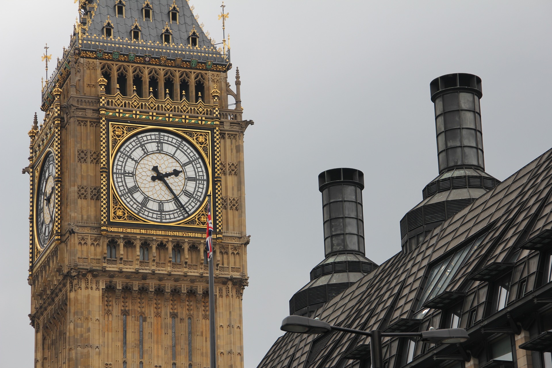 В Лондоне на Новый год зазвонит Биг-Бен после четырех лет молчания