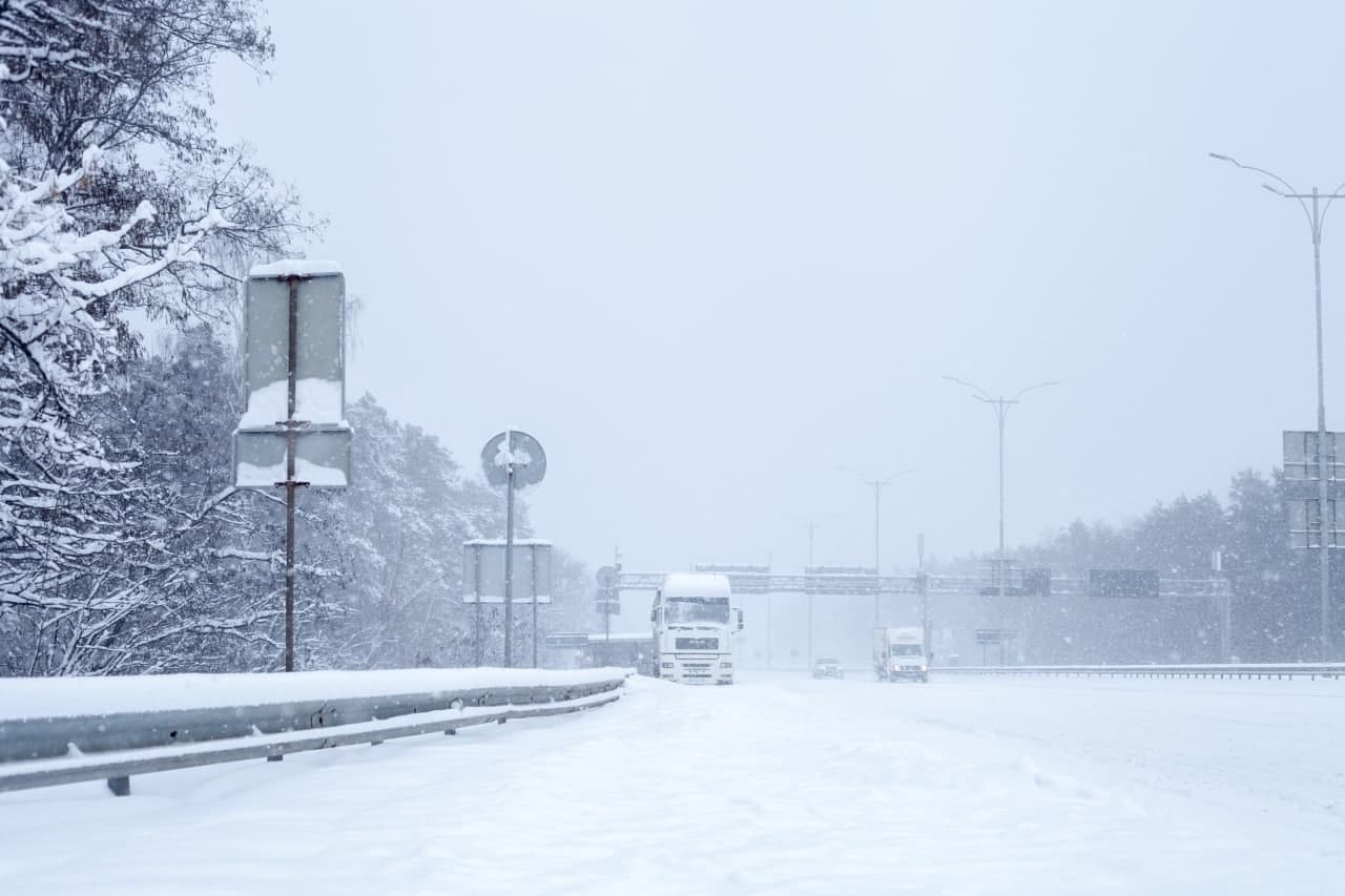 У Києві відсьогодні обмежать в'їзд великогабаритного транспорту через погоду