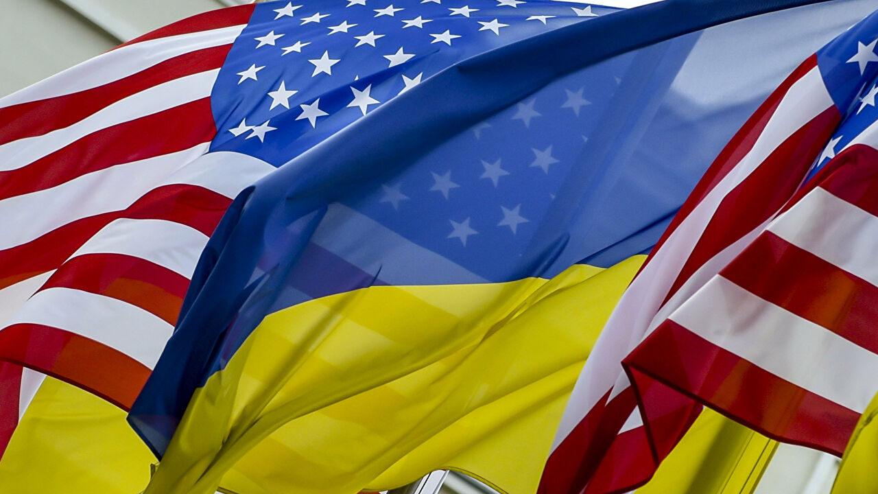 Адміністрація Байдена планує знайти додаткове фінансування для України — CNN