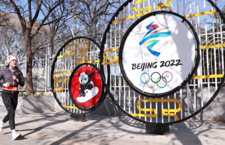 «Бульбашка», карантин і робот, що подає локшину: як Китай готується запобігти поширенню COVID-19 на Олімпіаді