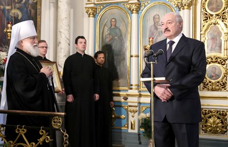 Лукашенко: «Наші та російські військові у Казахстані допомагають налагодити мир»