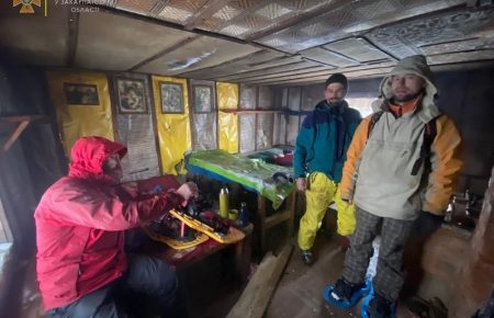 Катались на лыжах и заблудились: в Закарпатье утром спасатели разыскали двух туристов — ГСЧС