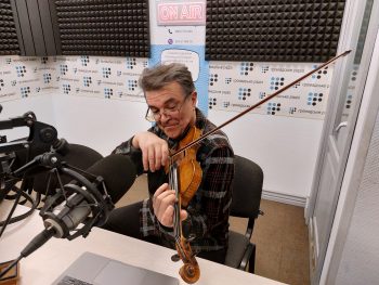 «Стара коляда у новім часі» — Кирило Стеценко зі скрипкою у студії