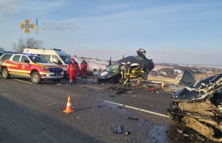 На Харьковщине произошло ДТП: 3 человека погибли, 2 детей пострадали