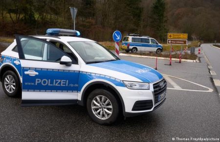 В Германии при проверке автомобиля застрелили двух полицейских