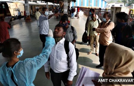 В Индии ввели обязательный карантин для всех прибывающих в страну