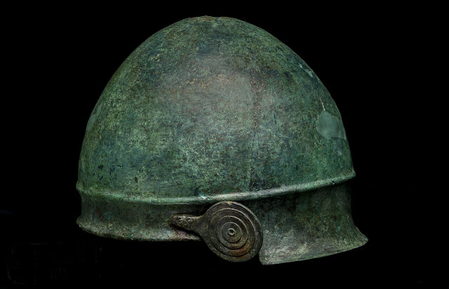 HARN STE: археологи обнаружили древнюю надпись внутри этрусского шлема, найденного еще в 1928 году
