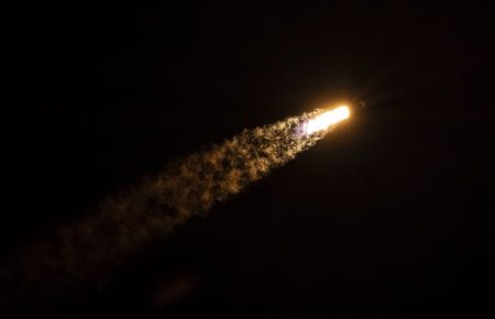 Запущенная в 2015 году ракета SpaceX потеряла управление и может столкнуться с Луной — The Guardian
