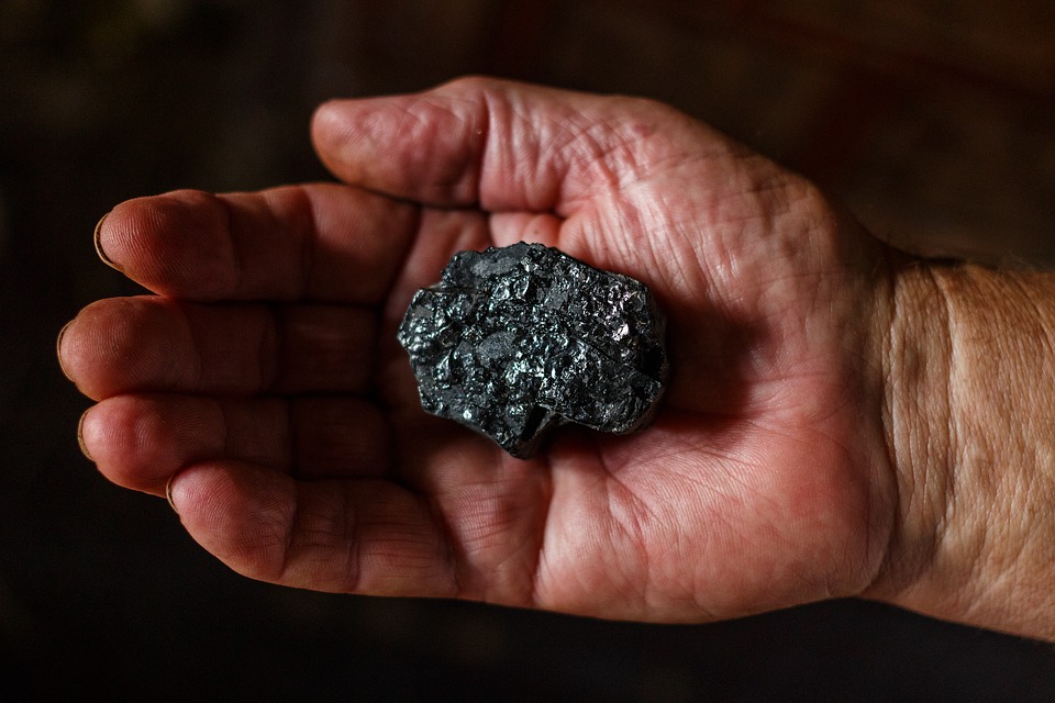 У ДБР пояснили, хто і як розробив схему постачання вугілля з ОРДЛО у 2014-2015