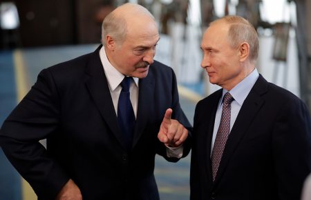 Путіну наплювати на білорусів і Лукашенка, йому потрібно 40 тисяч гарматного м'яса — політолог
