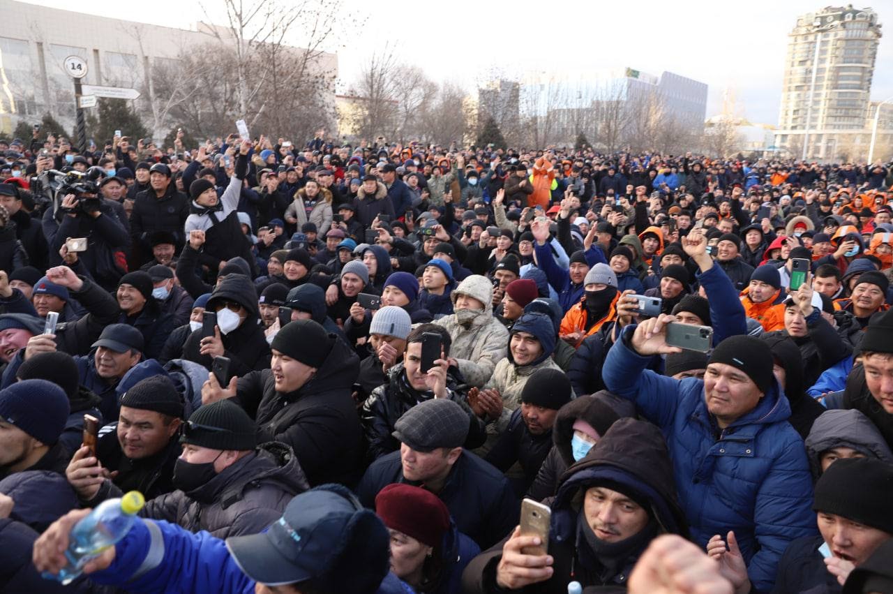 Протести у Казахстані: урядова комісія пообіцяла знизити ціну на газ