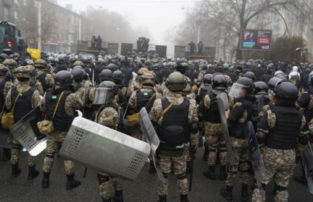МЗС України відреагувало на протести в Казахстані та засудило насильство