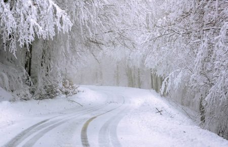 На Україну насуваються снігопади, ДСНС попереджає про погіршення погодних умов