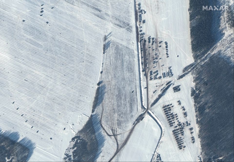 У мережі з'явилися нові супутникові знімки військ РФ на кордоні України та Білорусі (ФОТО)