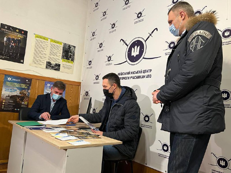 Владимир Кличко записался в тероборону Киева (фото)