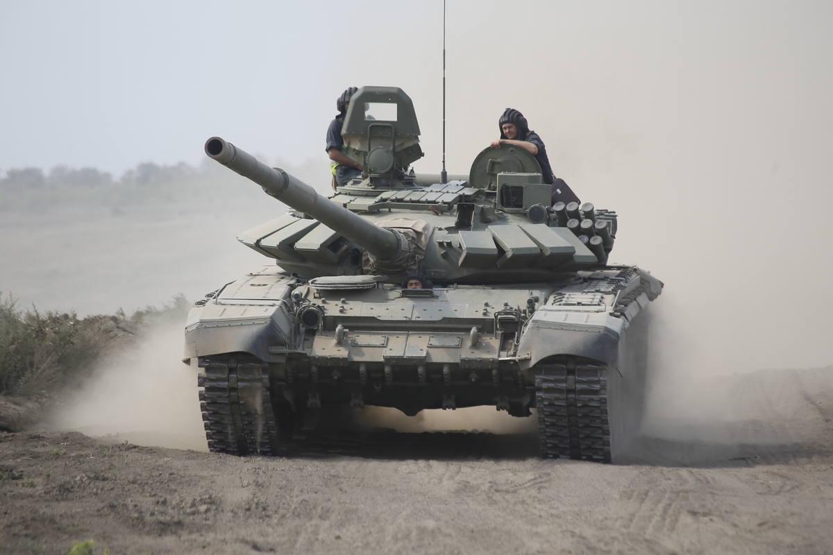 Украинская армия уничтожила два танка и несколько грузовиков РФ вблизи Счастья