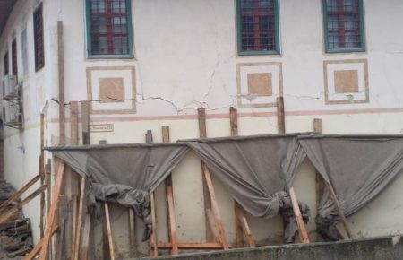 Ханский дворец в оккупированном Крыму покрылся трещинами после российской «реставрации»