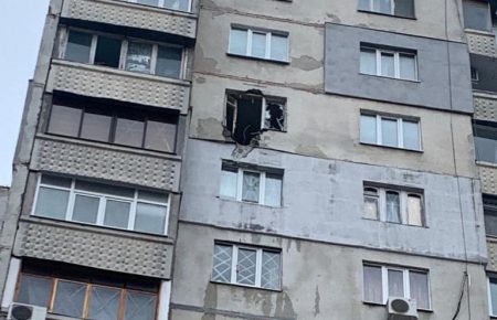 В Харькове снаряд оккупантов попал в кухонное окно — погибла женщина (фото)