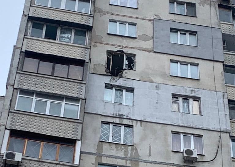 В Харькове снаряд оккупантов попал в кухонное окно — погибла женщина (фото)