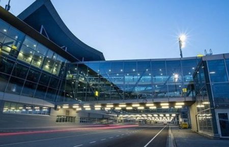 Аеропорт «Бориспіль» призупинив роботу, а «Жуляни» — скасував найближчі рейси