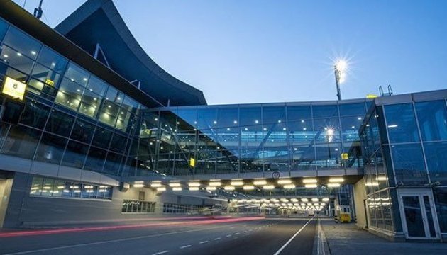 Аеропорт «Бориспіль» призупинив роботу, а «Жуляни» — скасував найближчі рейси