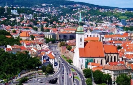 Словаччина спростила правила в'їзду для іноземців