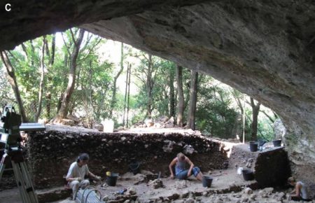 Археологи нашли свидетельство того, что люди современного анатомического типа проживали на территории Европы еще 54 тыс. лет назад