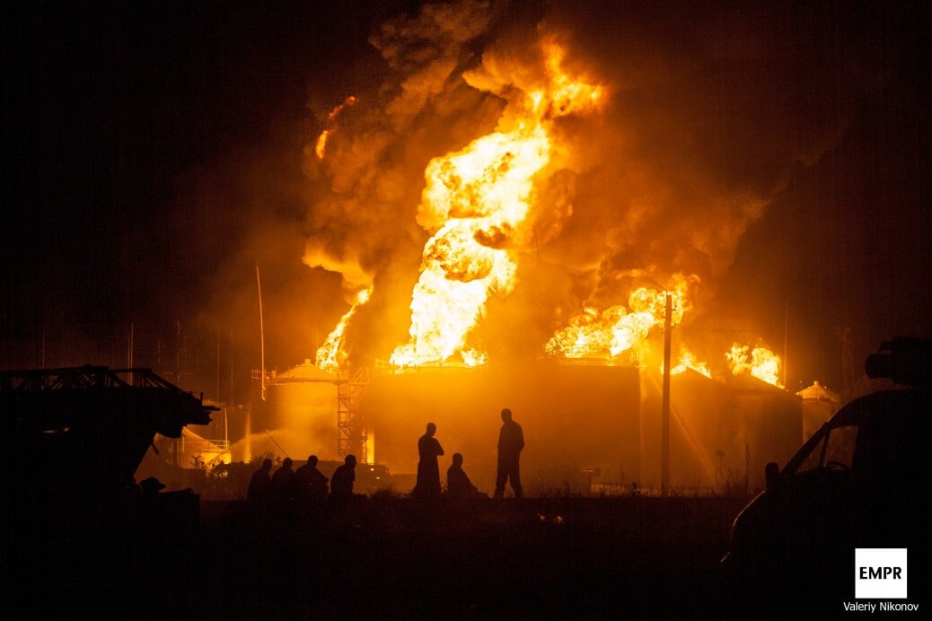 Пожежа під Києвом: російські загарбники завдали ракетного удару по нафтобазі у Василькові