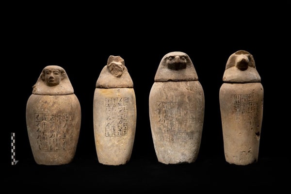 Археологи виявили схованку під час розкопок у некрополі в Єгипті (ФОТО)