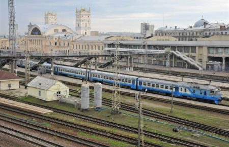 Поїзди у Харків тимчасово зупинено
