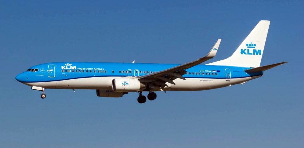 KLM зупиняє польоти до України
