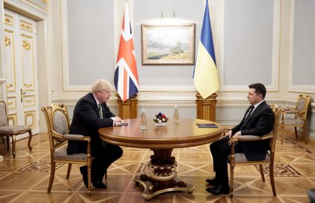 Премьер-министр Великобритании прибыл в Украину (видео)