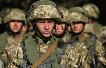 Германия подтвердила передачу Украине военных касок — Резников