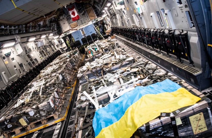 Канада доставила в Україну другу партію військової допомоги