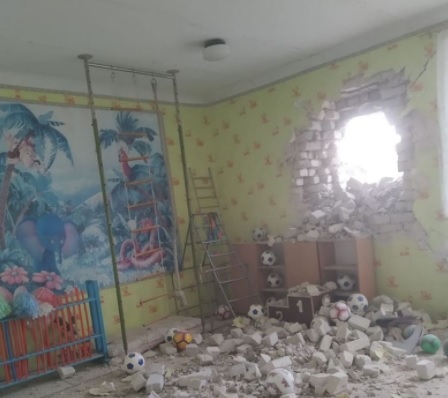 У Станиці Луганській бойовики обстріляли будівлю дитячого садка