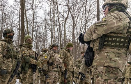 Кожен 10-й українець готовий піти в армію у разі війни — опитування