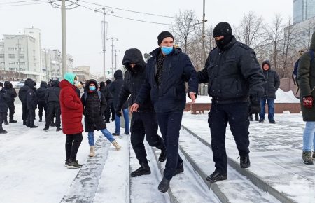 У Росії проходять антивоєнні мітинги, кажуть про понад 600 затриманих