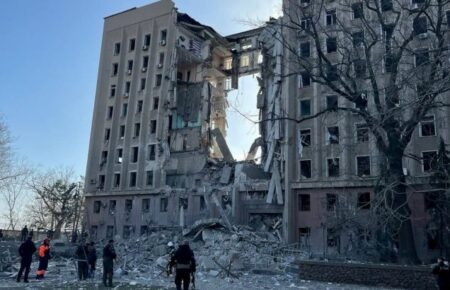 У Миколаєві окупанти обстріляли будівлю ОДА — Кім