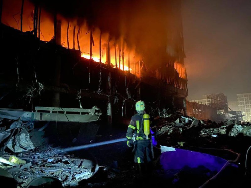 Ночной обстрел Киева: 8 погибших и масштабные разрушения