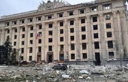 Из-под завалов Харьковской ОГА уже извлекли тела 24 человек, разбор здания продолжается