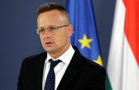 Угорщина відмовила Україні у постачанні зброї через свою територію