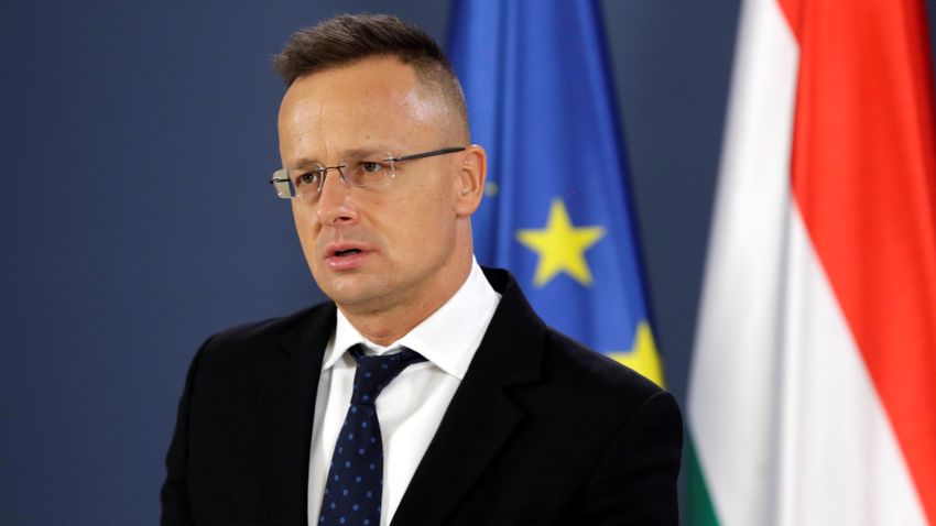 Угорщина відмовила Україні у постачанні зброї через свою територію