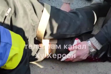 В Херсоне российские военные открыли огонь по людям, вышедшим на протест: есть раненые