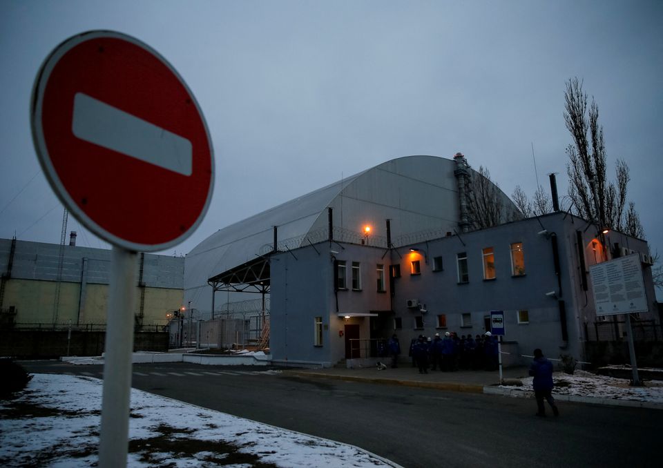 Военные рф выезжают из Чернобыльской АЭС и Славутича