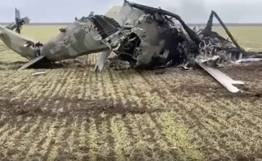 На Николаевщине сбили российский вертолет Ми-24 (видео)