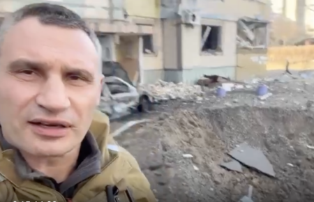 В Святошинском районе снаряд попал во двор — Кличко опубликовал видео