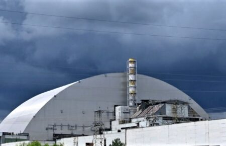 россия наращивает свои силы возле Чернобыльской АЭС