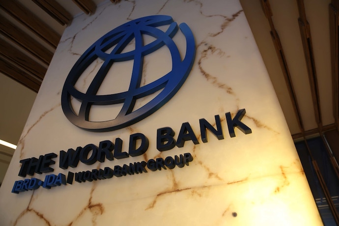 Світовий банк надасть Україні понад 700 мільйонів доларів на зарплати та пенсії